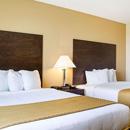 Quality Inn & Suites Minot Exterior foto