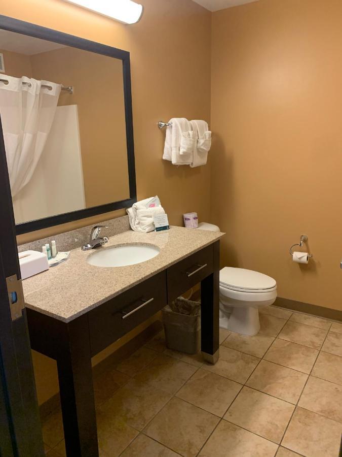 Quality Inn & Suites Minot Exterior foto