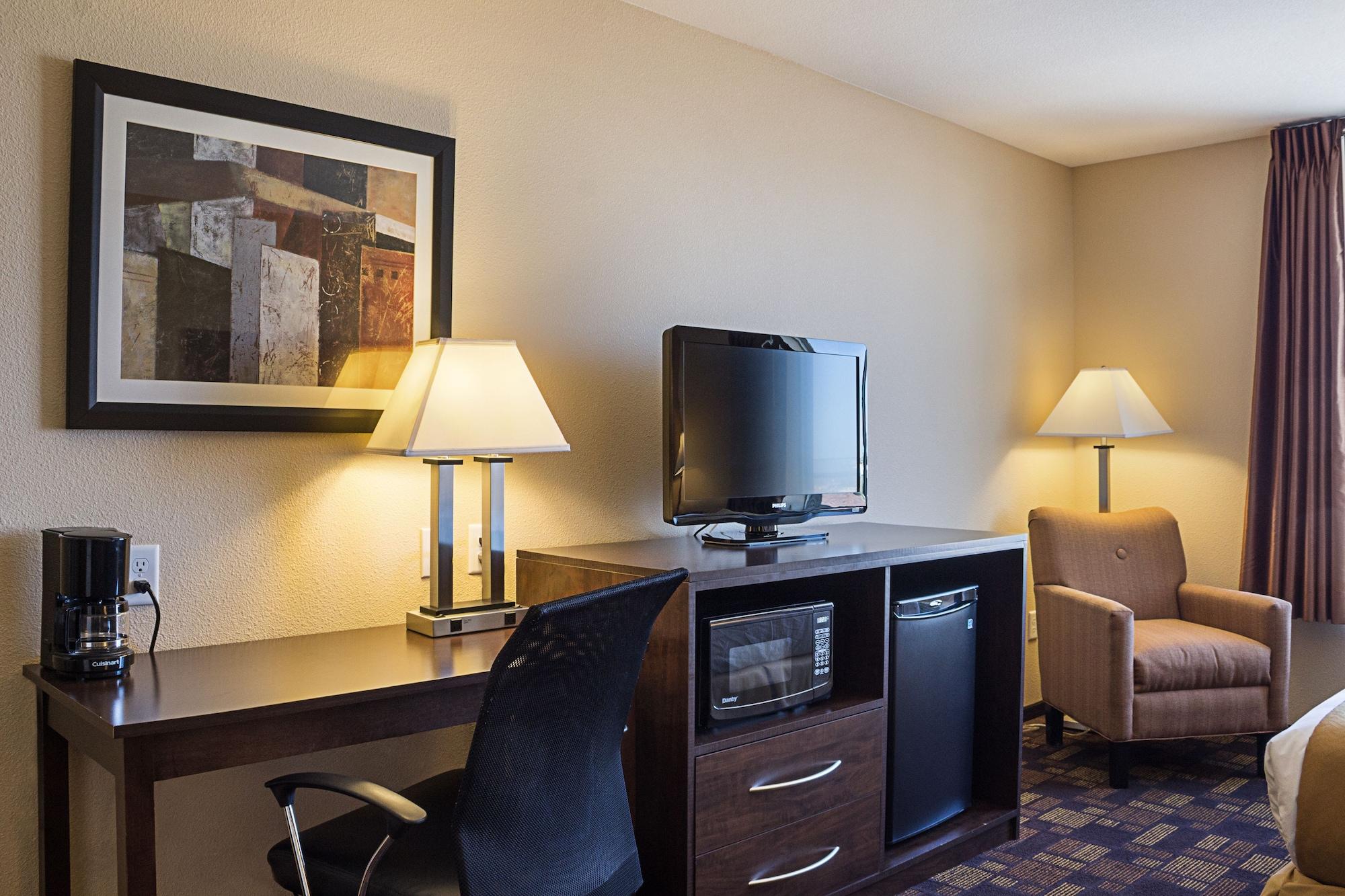 Quality Inn & Suites Minot Exterior foto