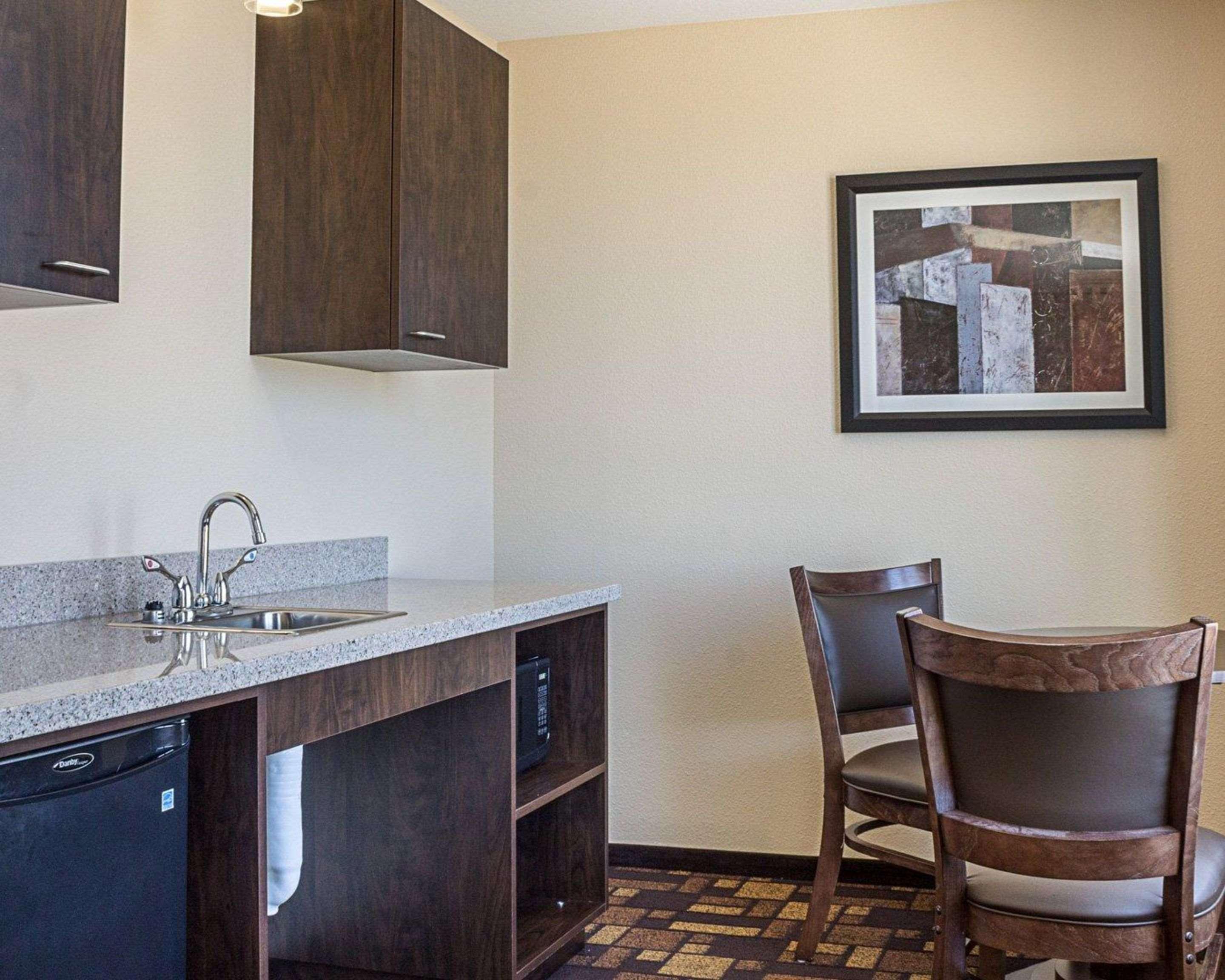 Quality Inn & Suites Minot Exterior foto