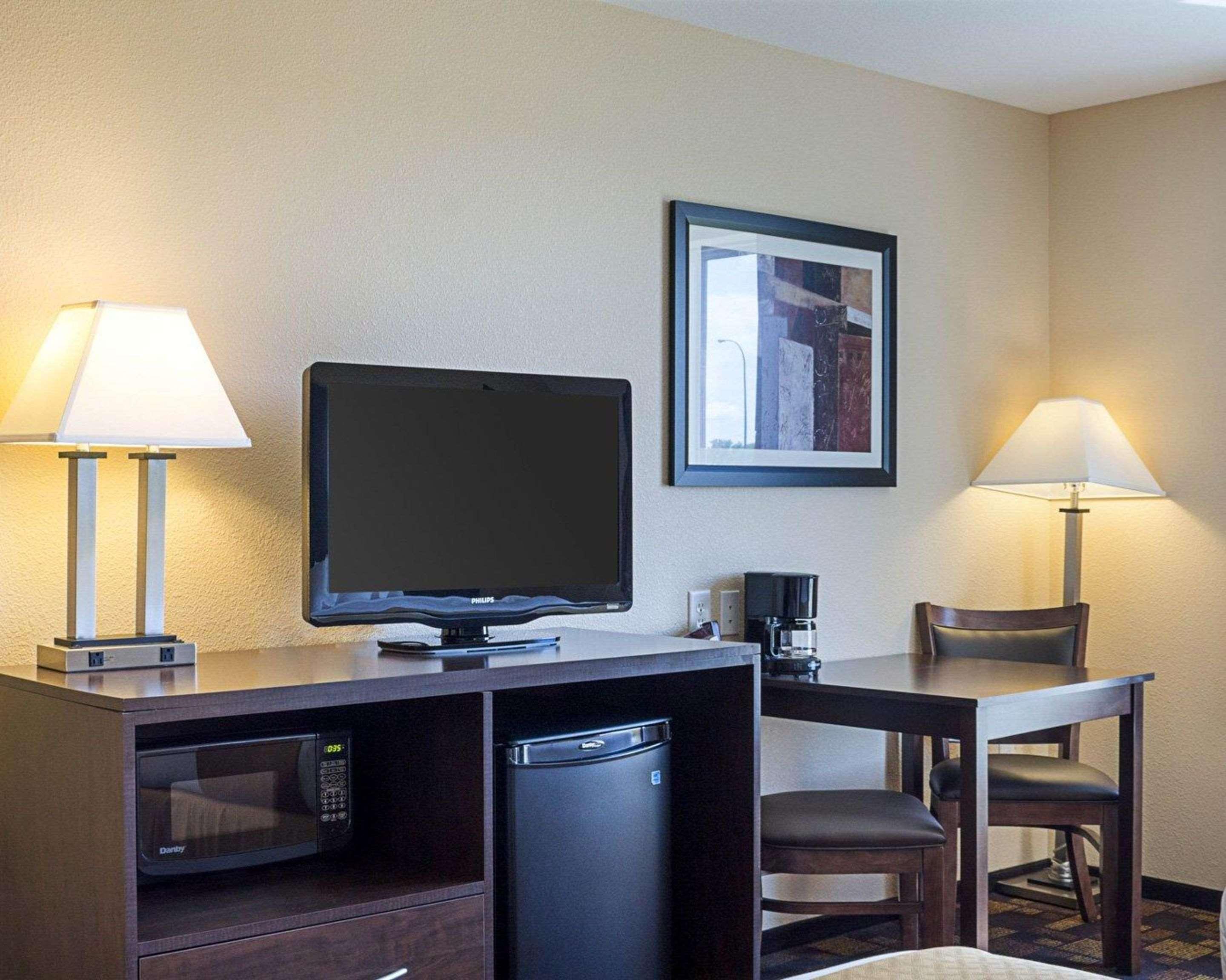 Quality Inn & Suites Minot Exterior foto