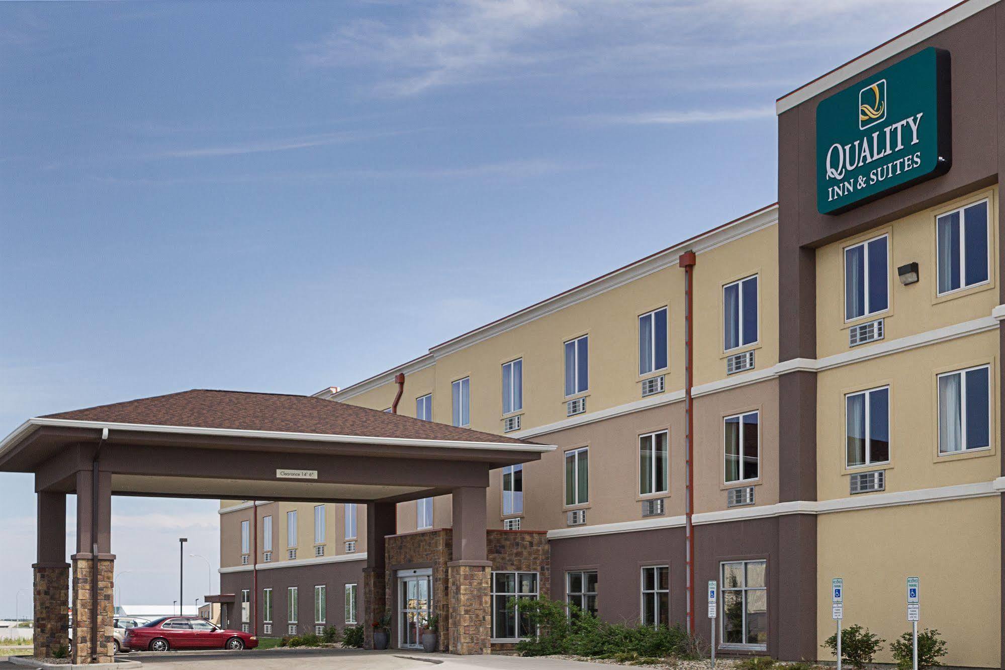 Quality Inn & Suites Minot Exterior foto