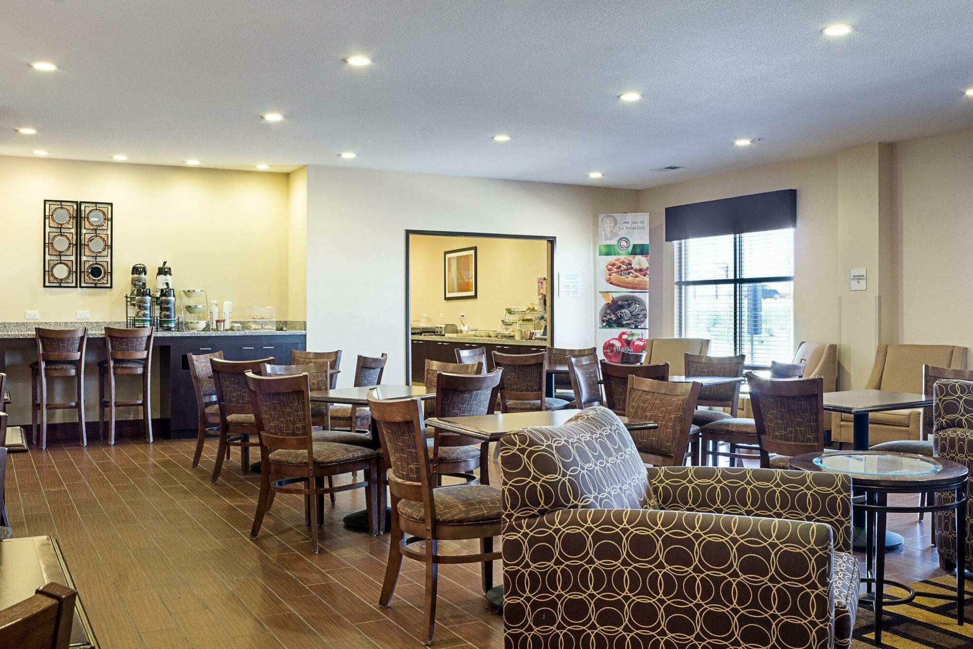 Quality Inn & Suites Minot Exterior foto